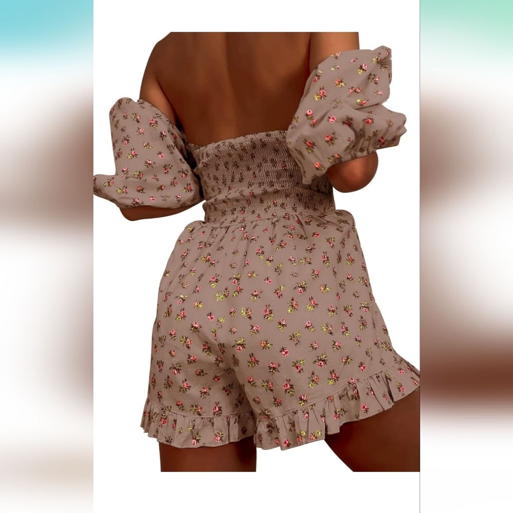 Puff Sleeve Romper - Picture 3 of 13